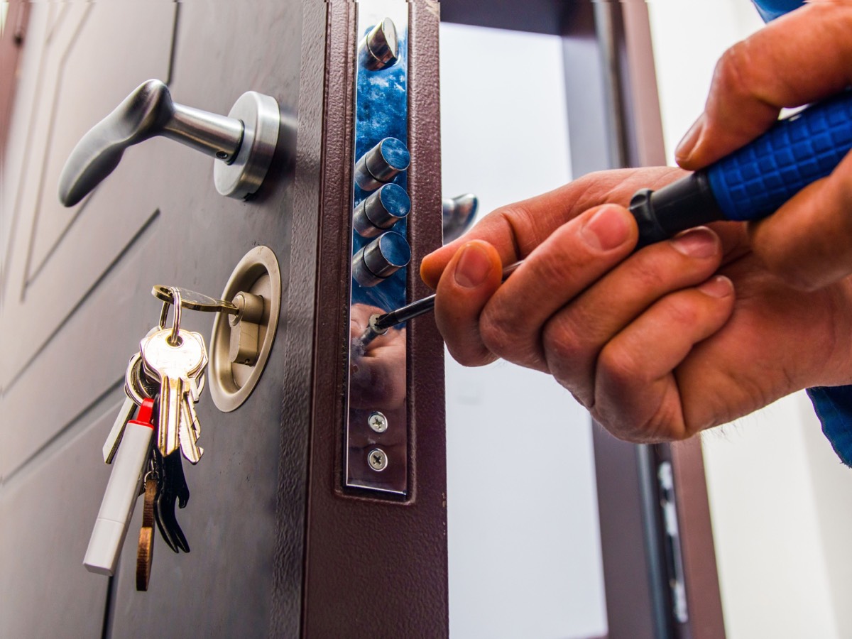 Profesjonelt låsbytte - Sikkerhetslås monteres